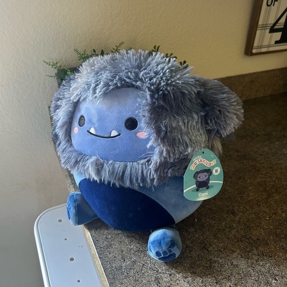 NWT Squishmallows Dani the Bigfoot
11" plush - Picture 1 of 11